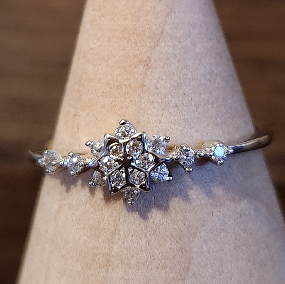 STERLING SILVER RING~SNOWFLAKE SZ 10, NWOT